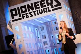 Pioneers Festival 2013 – deň prvý - v znamení platieb budúcnosti a startupe, ktorý postaví človeka opäť na vlastné nohy